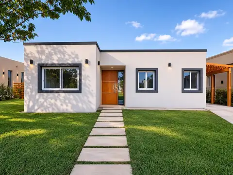 Casa  en Venta en Barrio Santa Emilia, Pilar del Este, Pilar