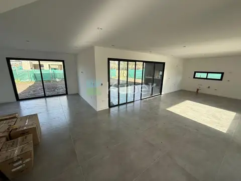 Casa  en Venta en Santa Sofía, Pilar del Este, Pilar
