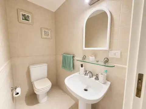 Casa en Venta con 4 cocheras