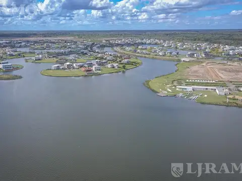 Terreno en Puertos del Lago - BARRIO AMARRAS