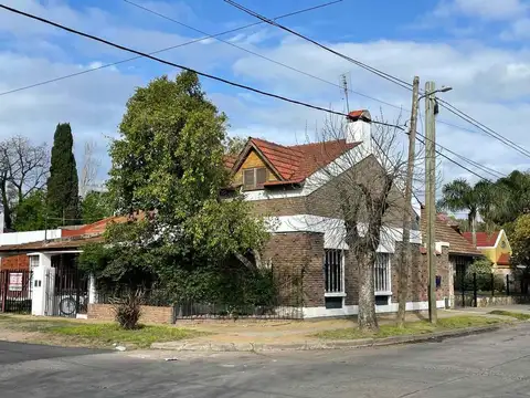 Manuel Belgrano 1700