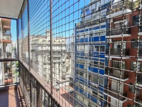 Semipiso 2 dormitorios, balcón, cochera y seguridad 24 hs – 92 m² Recoleta