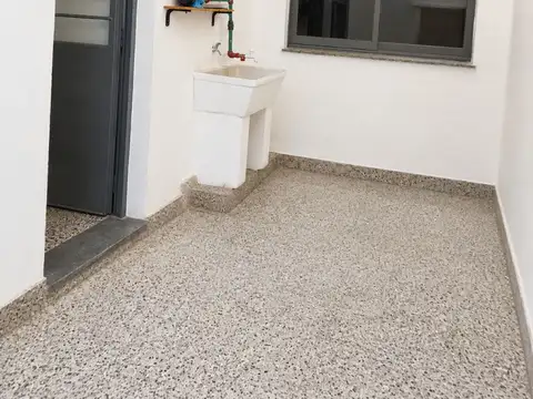 Depto Tipo Casa en Alquiler de 1 dormitorio