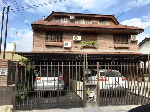 EXCELENTE DUPLEX DE 4 AMB. C/JARDIN EN FLORIDA O