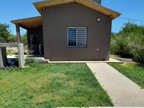 Casa 2 ambientes con 1 baño