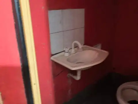 Galpon en Alquiler en Villa Dominico, $ 800.000