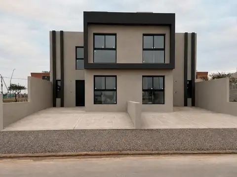 VENTA DUPLEX COLINAS DE MANANTIALES 3 DORMITORIOS.