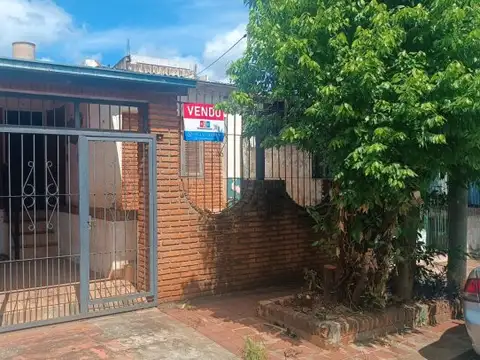 Vendo casa con departamento interno en el Barrio Kennedy