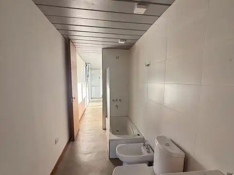 Casa en Alquiler con 1 cochera
