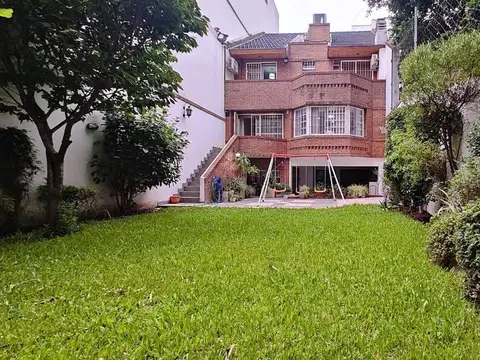 Venta Casa 4 o 5 ambientes Parque Chacabuco Jardin