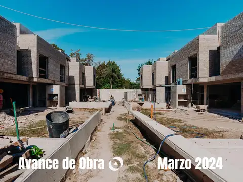 Casa 4 ambientes con 2 baños