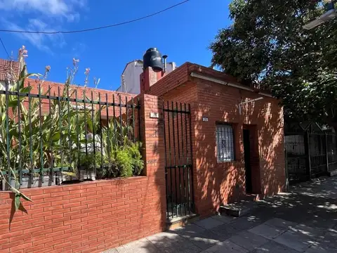 Venta. Casa. 5 ambientes. Conde 4800. Saavedra