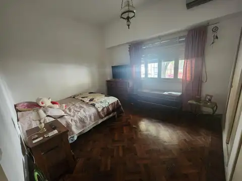 Depto Tipo Casa en Venta en Villa del Parque, USD 154.000