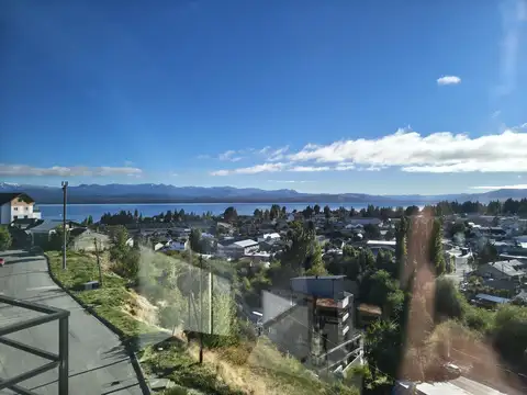 Departamento con cochera en venta en Bariloche.