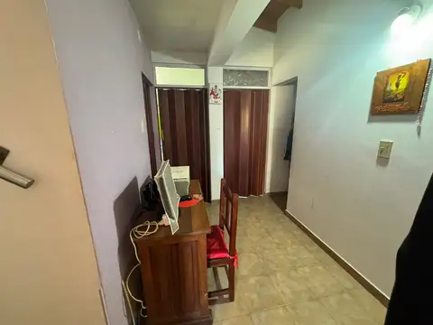 CASA EN VENTA 3 DORMITORIOS CON JARDIN Y COCHERA