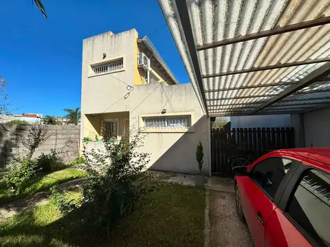 Calle 213 e/ 41 y 42 400