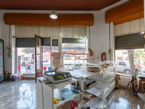 Local en Venta 65 años