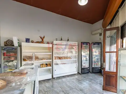 LOCAL CON CASA LOTE PROPIO POLO GASTONOMICO BOEDO