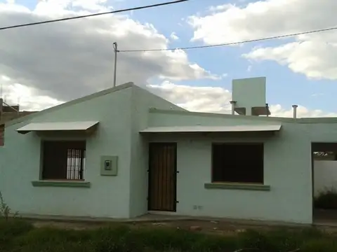 CASA EN EXCELENTE ZONA APTA CRÉDITO 