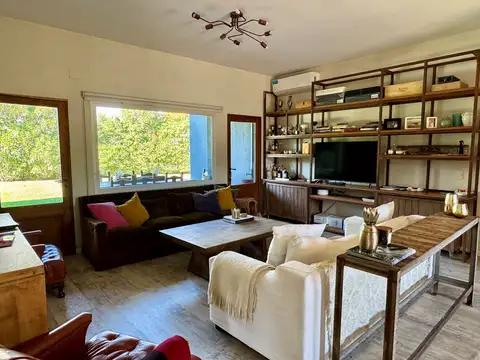 Casa 4 ambientes con 3 baños