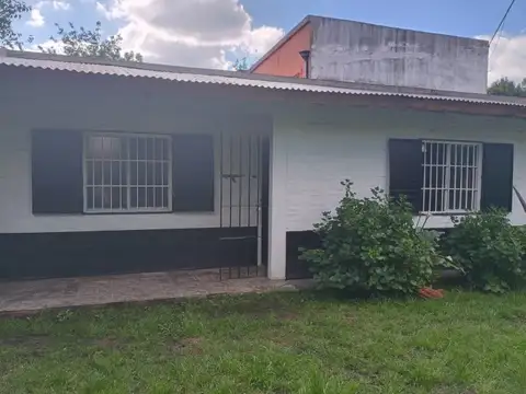 Casa 3 ambientes con 1 baño