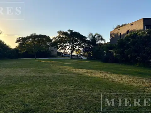 Terreno en Venta de 913,0 m2