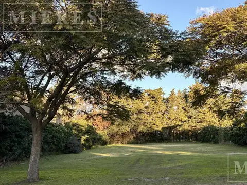 Terreno en Venta de 913,0 m2