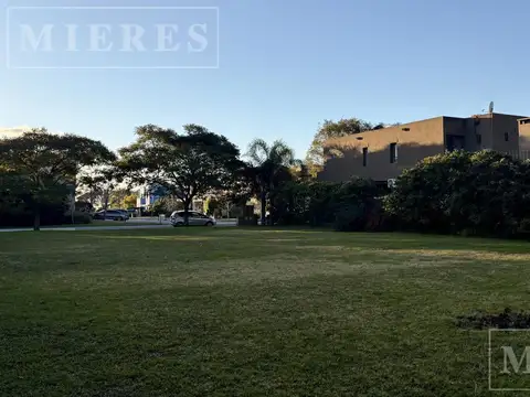 Lote de 913m² en venta en Las Liebres