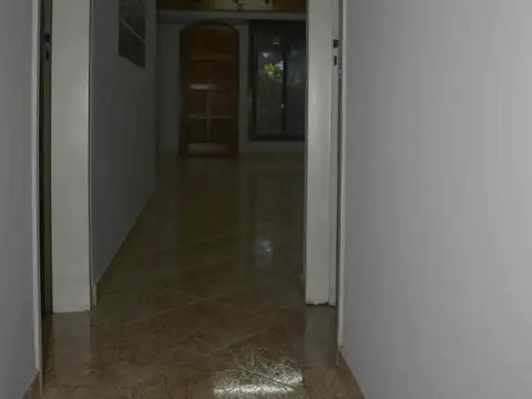 ALQUILER Excelente PH 3 Amb. con Patio en Martínez