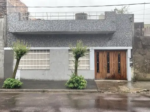 Casa en Valentin Alsina