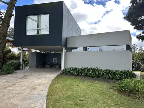 Venta casa 4 amb.  – Barrancas de San Benito