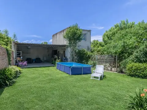 CASAS EN VENTA EN CITY BELL CON JARDIN