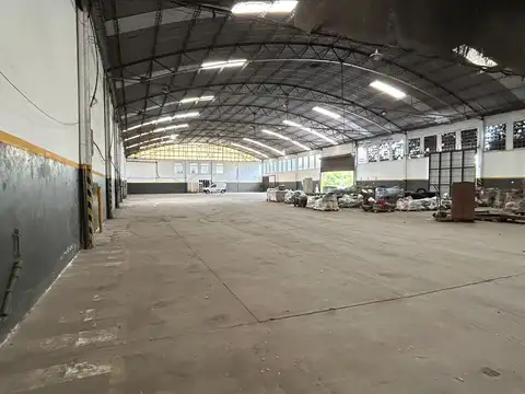 Galpon en Alquiler 129  mts Fondo