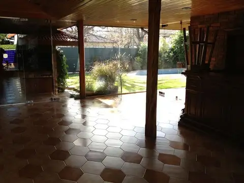 CASA EN ALQUILER EN MARTINEZ
