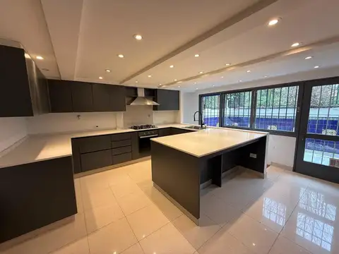 Casa en Alquiler de 3 dormitorios