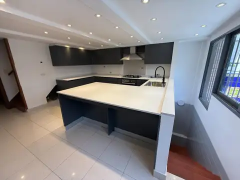 CASA EN ALQUILER EN MARTINEZ