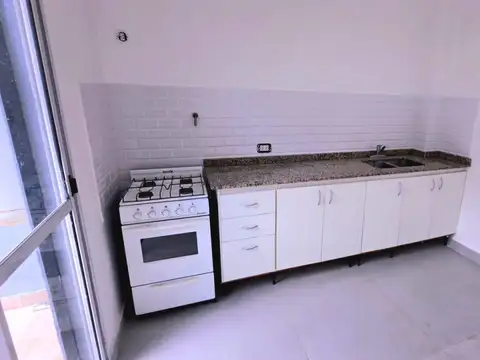 Casa en Alquiler con 1 cochera