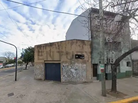VENTA - LOCAL COMERCIAL + DOS DEPARTAMENTOS EN BLOQUE - FLORES