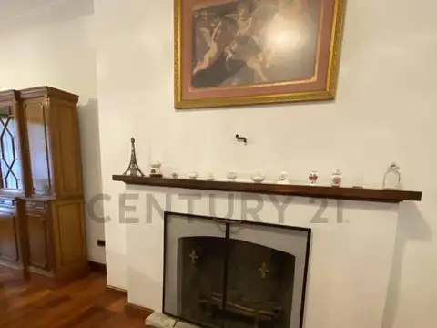 CASA CON PILETA Y QUINCHO