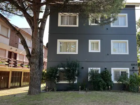 De La Corvina e/ Avenida del Valle Fértil y Del Centauro