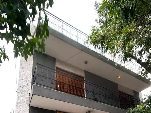 Venta PH 4 amb 1 / por escalera Reciclado a nuevo