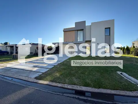 Casa en venta a estrenar en Barrio Santa Inés Canning