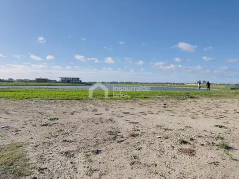 VENDO LOTE AL AGUA ORIENTACIÓN NORTE! BARRIO PUENTES, NORDELTA  GRAN ESPEJO DE AGUA, FINANCIACIÓN.