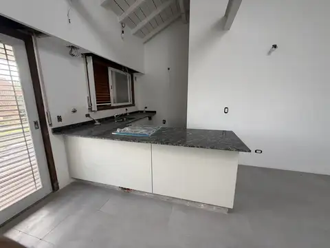 Depto Tipo Casa en Alquiler de 3 ambientes