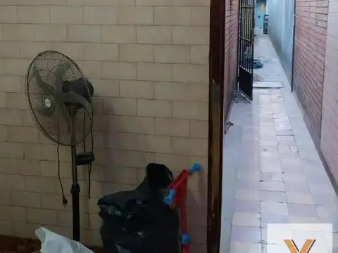 Casa en venta - 3 Dormitorios 1 Baño - 326Mts2 - Nueva Pompeya