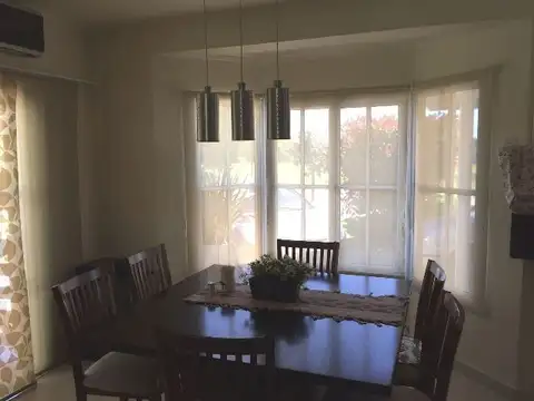 HERMOSA PROPIEDAD EN VENTA -  ECHEVERRÍA DEL LAGO