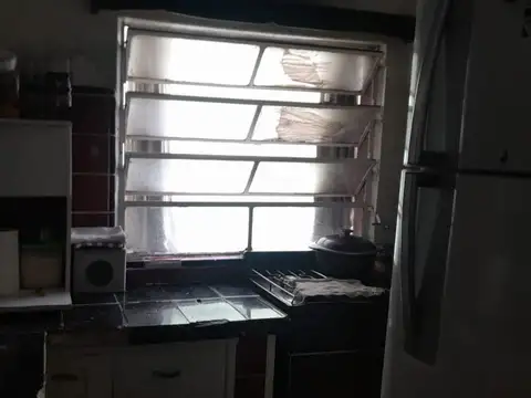 Casa 10 ambientes con 4 baños