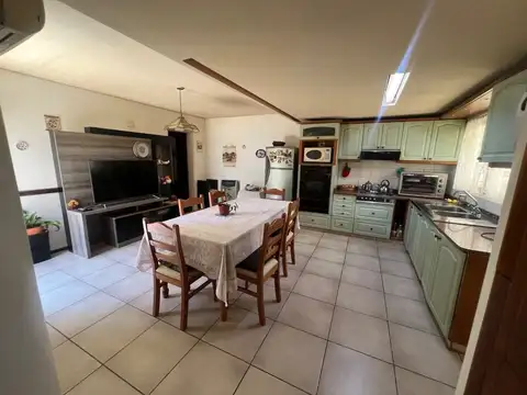 ESPECTACULAR CASA EN BARRIO ARIZU