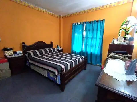 Casa en Alquiler con 1 cochera