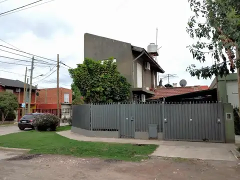 CASA EN PH, 3 AMB, CON COCHERA TECHADA